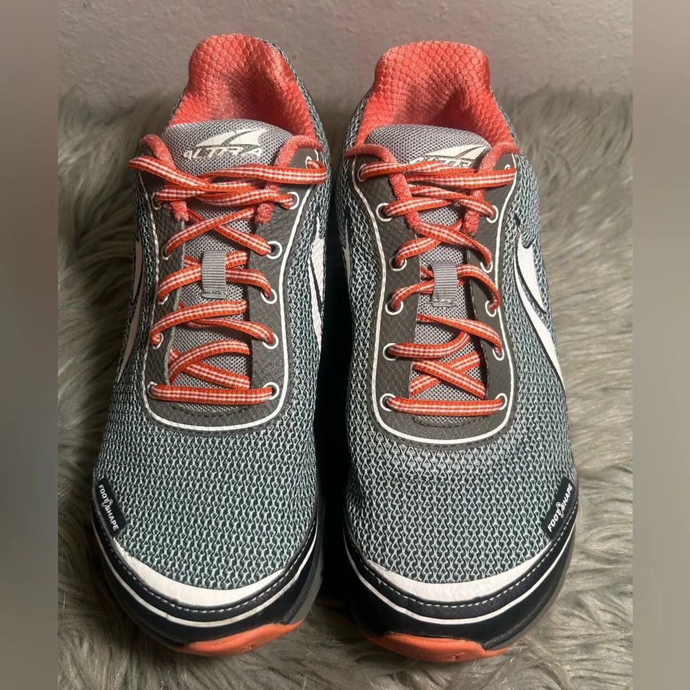 Altra Lone Peak 2.5 Running Black Gray Mesh Red Accents Trail Sneaker Size 7.5